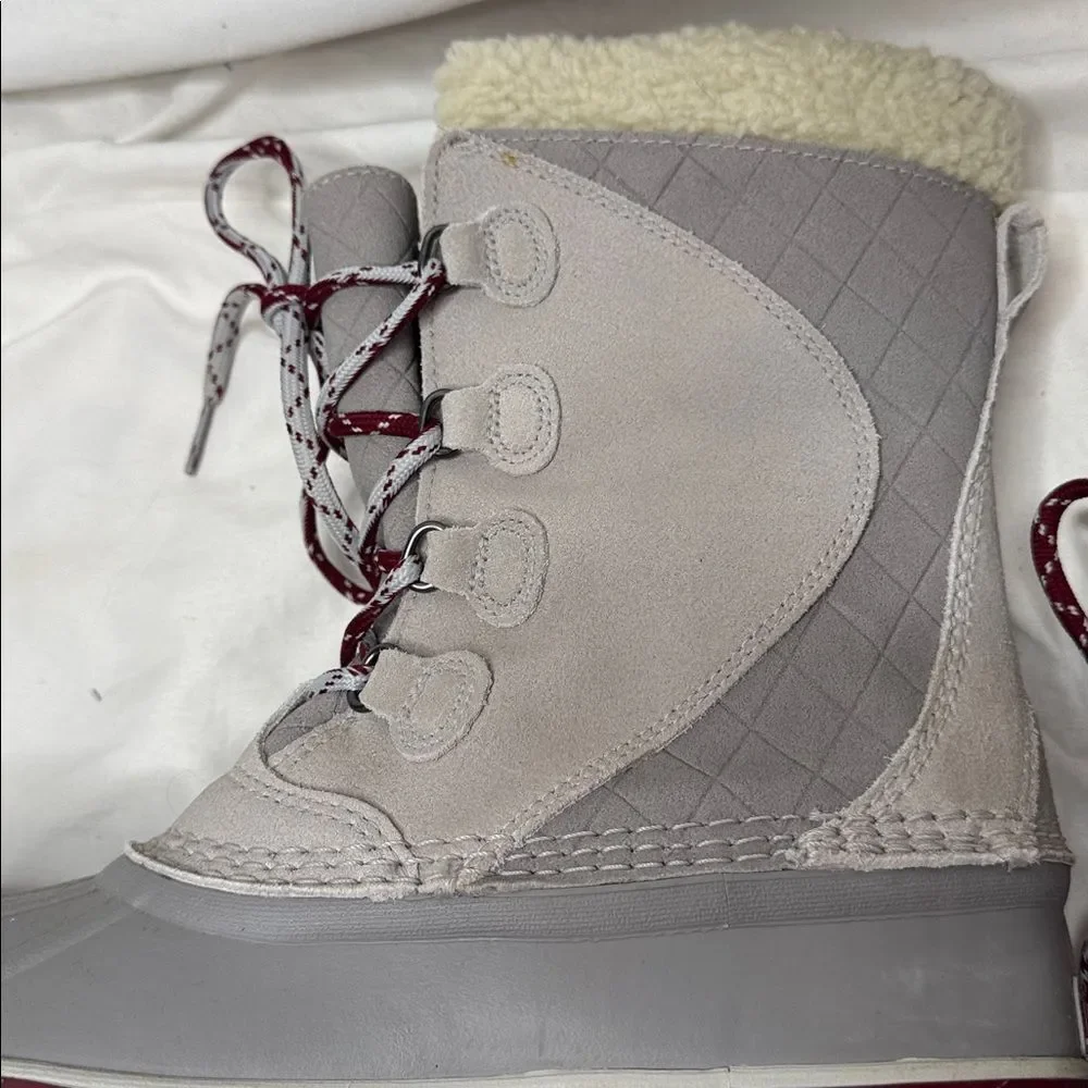 Women's L.L.Bean Insulated Gray Winter Duck Boots. Style#‎ 284882. Size 8.